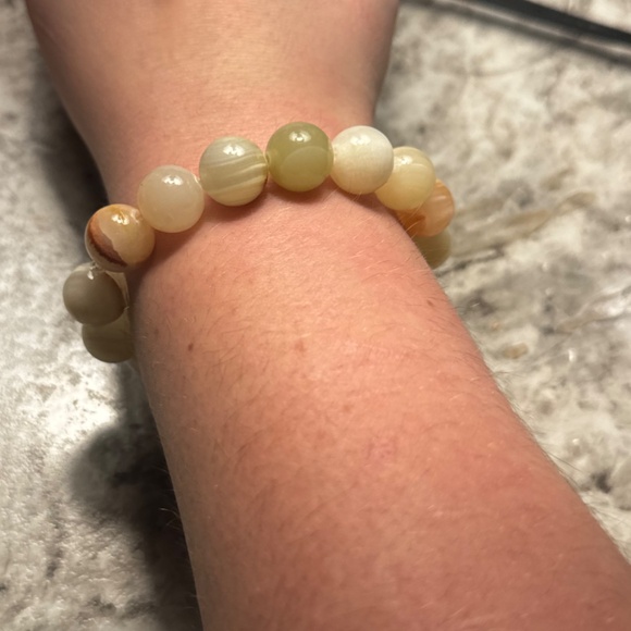 Neutrals bracelet - Picture 2 of 2